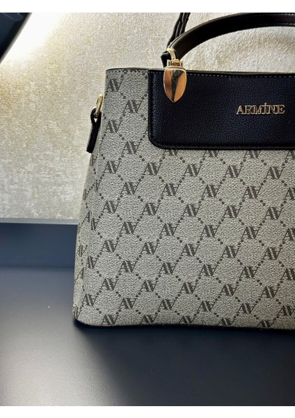 Kartlık ve Bileklik Hediyeli El ve Kol Çantası Omuz Çantası VS.BLKT.0140 fırsatları