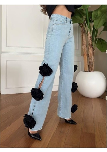 Yanları Siyah Gül Detaylı Tasarım Jean