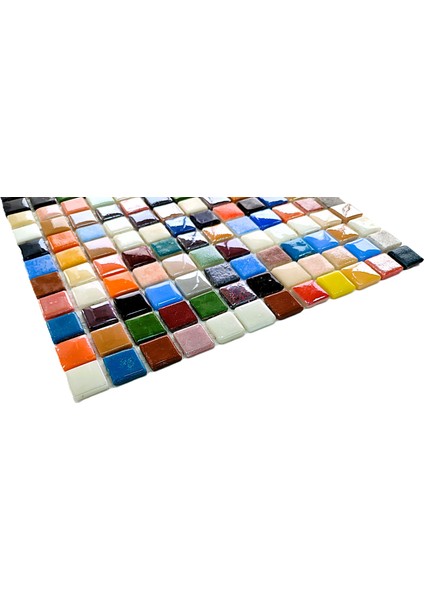 Mutfak Tezgah Arası, Havuz, Banyo, Sauna, Spa, ve Yaşam Alanlarının Tüm Yüzeyleri İçin. 25X25MM Çok Renkli. 31,5X31,5CM. Fileli Cam Mozaik. ( 1 M2 Fiyatıdır ) modelleri