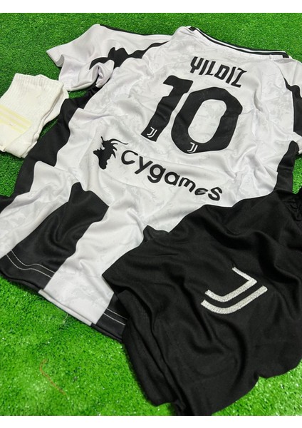 Juventus Kenan Yıldız 10 Çocuk Futbol Forması Forma + Şort 2 Parça
