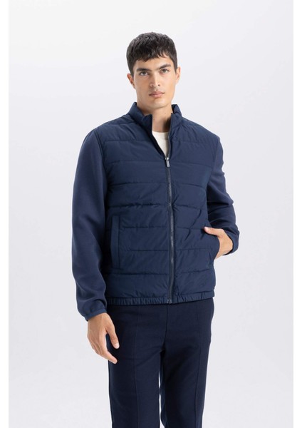 Slim Fit Dar Kesim Dik Yaka Lastikli ve Fermuarlı Su Geçirmez Mont D7532AX25SP