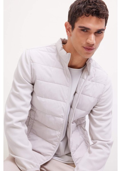 Slim Fit Dar Kesim Dik Yaka Lastikli ve Fermuarlı Su Geçirmez Mont D7532AX25SP