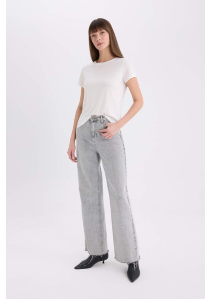 Regular Fit Bisiklet Yaka Basic Düz Kısa Kollu Beyaz Tişört W7299AZ25SP