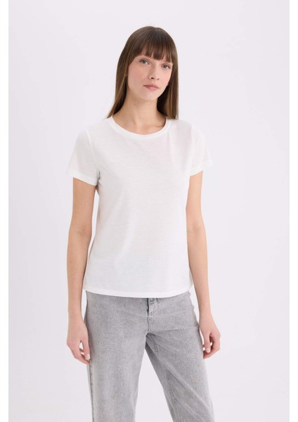 Regular Fit Bisiklet Yaka Basic Düz Kısa Kollu Beyaz Tişört W7299AZ25SP
