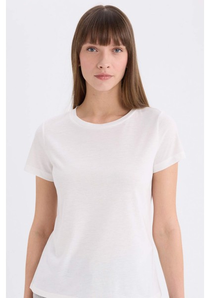 Regular Fit Bisiklet Yaka Basic Düz Kısa Kollu Beyaz Tişört W7299AZ25SP