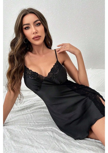 Dantelli Şık Yırtmaçlı Saten Gecelik