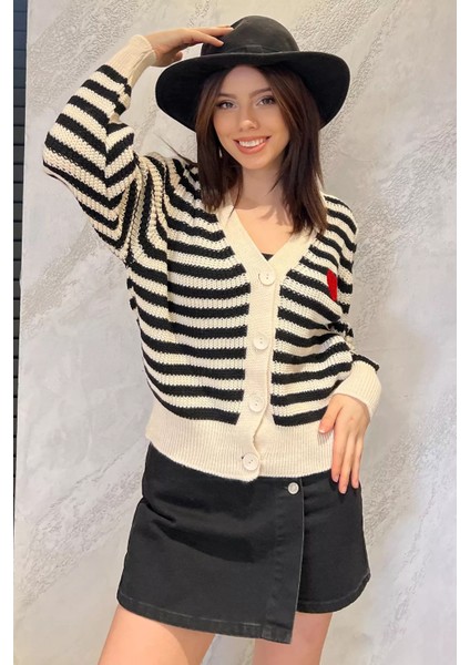 Kadın Çizgili Kalp Nakışlı Triko Hırka