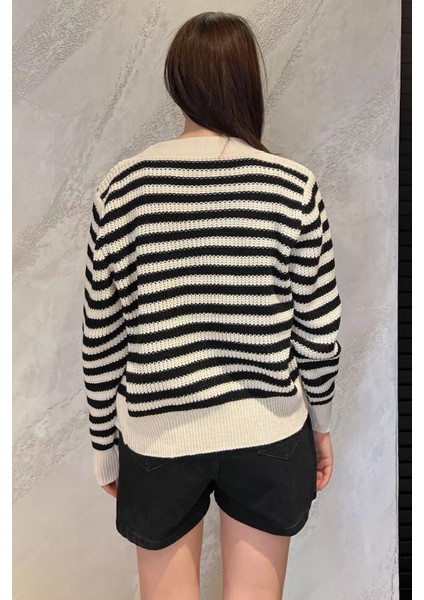 Kadın Çizgili Kalp Nakışlı Triko Hırka fırsatları