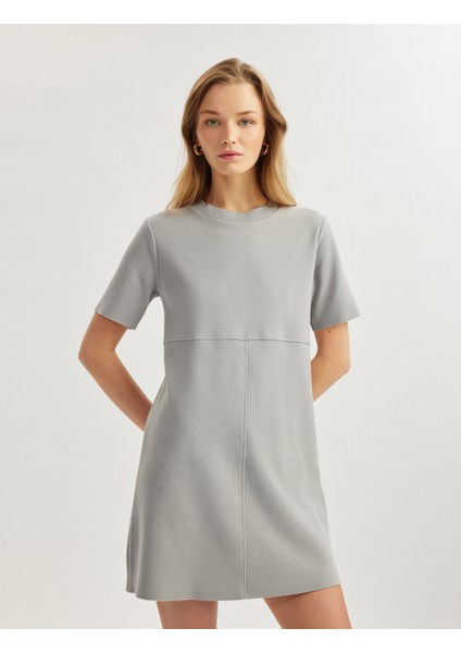 Regular Fit Bisiklet Yaka Kısa Kollu Mini Elbise