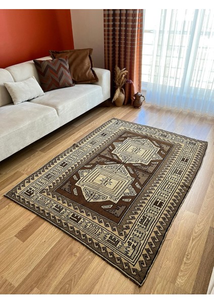 136 x 182 cm Kahverengi ve Bej Renkli El Dokuma Harika Kondisyonlu Köy Evi Stili Halı indirimleri