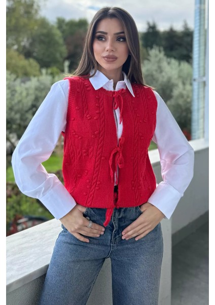 Kadın Örgü Desenli Bağlamalı Triko Yelek