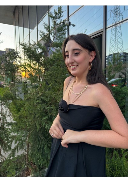 Begum Akman Önü Gül Detaylı Elbise