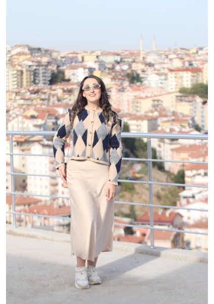 Begum Akman Saten Uzun Etek