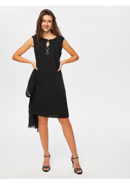 Damla Taş Detaylı Şifon Pelerinli Abiye Elbise 015 modelleri