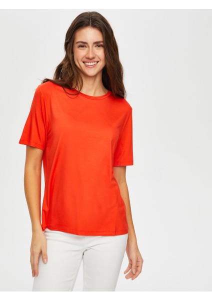 Yuvarlak Yaka Kısa Kol T-Shirt 002 fiyatları