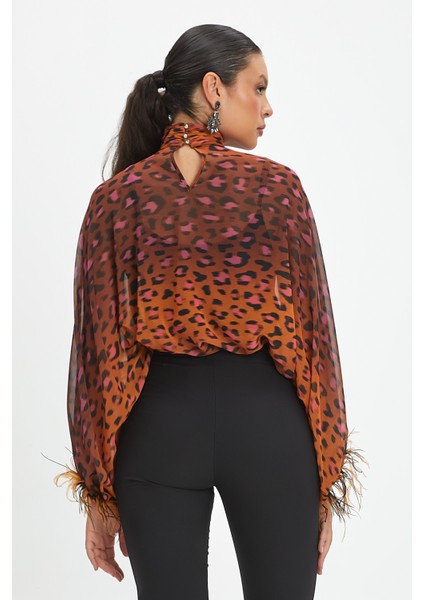 Kadın Leopar Desenli Bluz - Tüy Detaylı Kol, Modern ve Şık Tasarım - Özel Gün ve Günlük Kullanım Için Bluz fiyatları