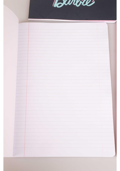 Dekomus Ile Lisanslı Barbıe Tekli A4 60 Yaprak Çizgili Defter