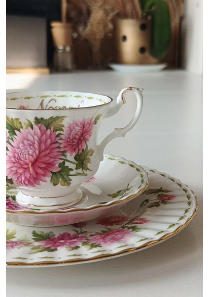 November Flower Of The Month Chrysanthemum Cup And Saucers 3 Pcs