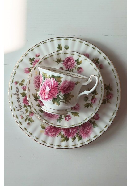 November Flower Of The Month Chrysanthemum Cup And Saucers 3 Pcs