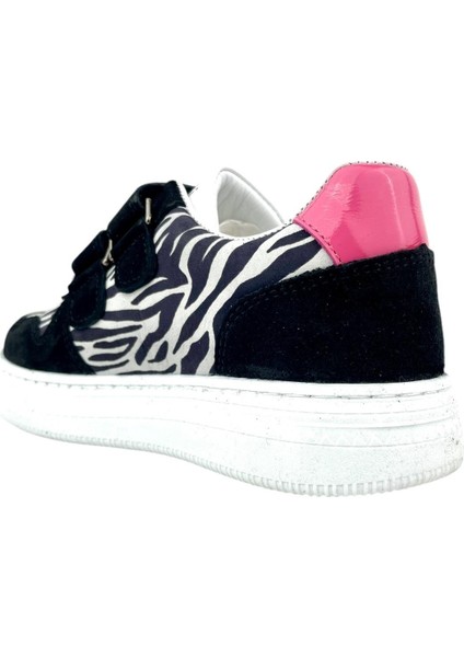 Cırtlı Içi ve Dışı Deri Kız Çocuk Spor Ayakkabı Siyah modelleri