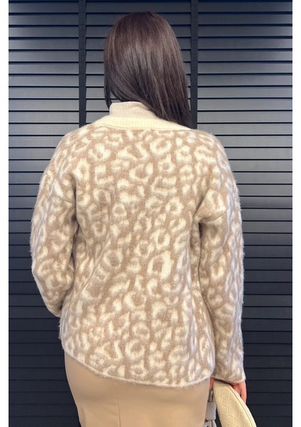 Leopar Desenli Şardonlu Triko Hırka