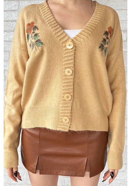 Kadın Nakışlı Taş Işlemeli Triko Hırka modelleri