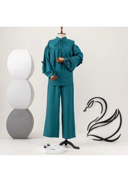 Büzgü Detaylı Kurdaleli Pantolonlu Takım - Zümrüt