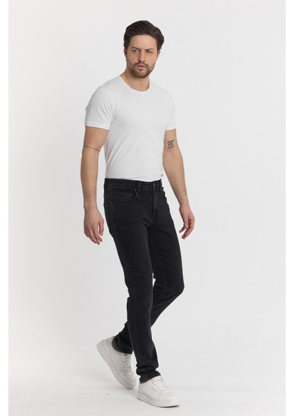 Siyah Erkek Normal Kalıp Erkek Kot Pantolonu