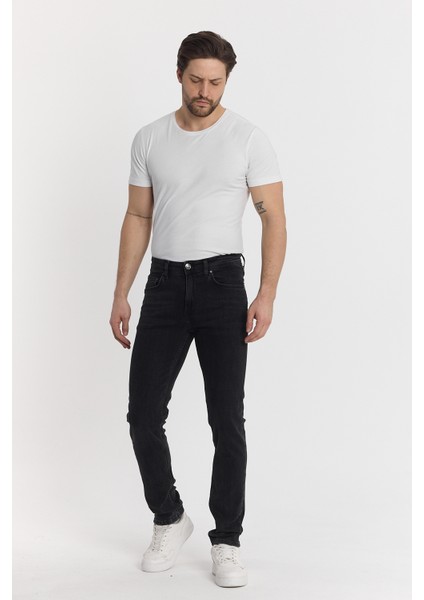 Siyah Erkek Normal Kalıp Erkek Kot Pantolonu