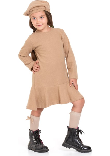 Bisiklet Yaka Fiyonk Detaylı Şapka Aksesuarlı Bej Renk Kız Çocuk Elbise