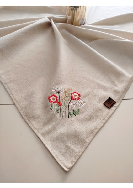 Buldan Ham Keten Otantik Yumuşacık Nakışlı 115X115 cm Masa Örtüsü