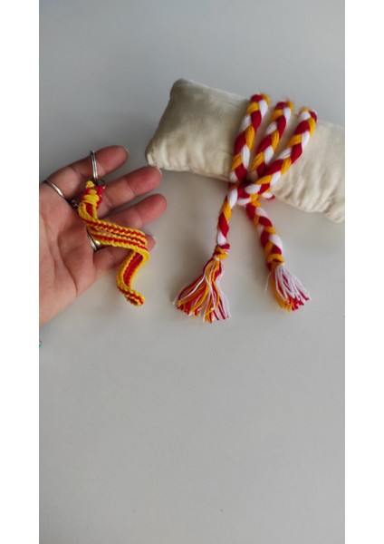 Sarı, Kırmızı, Galatasaray, Göztepe Bileklik, Anahtarlık, Örgü Ipi, Erkek Hediyesi, Sevgiliye hediye modelleri