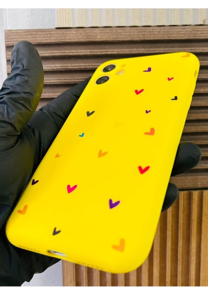 Iphone 11 Uyumlu Lansman Sarı Kalpli Kamera Korumalı Silikon Telefon Kılıfı modelleri