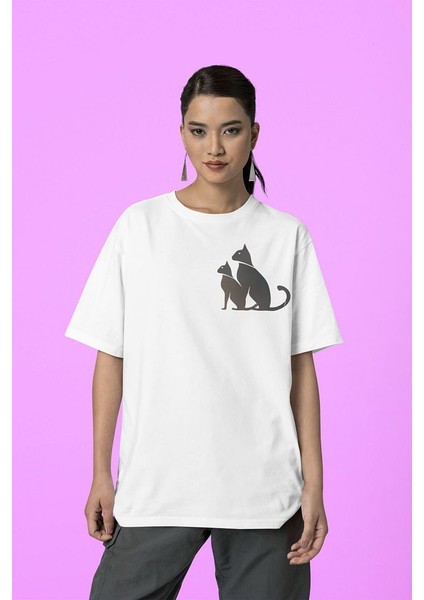 Kedi Ailesi Baskılı Oversize Tişört