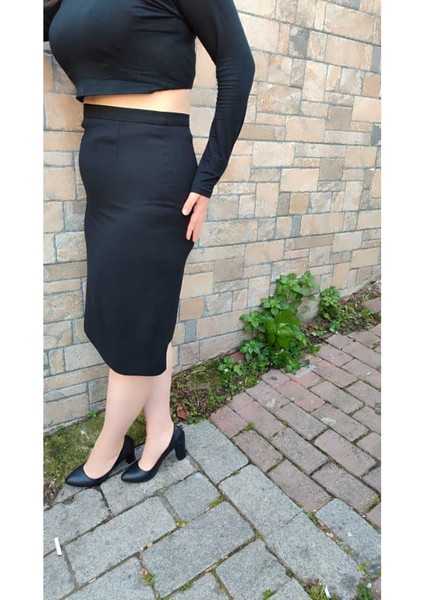 Kısa, Arkadan Yırtmaçlı Portoriko Kumaş Astarlı Kalem Etek Orun Boy 70 cm modelleri