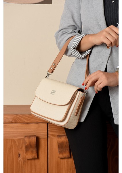 Yeni Sezon Kolon Askılı 4 Bölmeli Krem Kadın Omuz Çantası 21X16CM PBU2174 fiyatları
