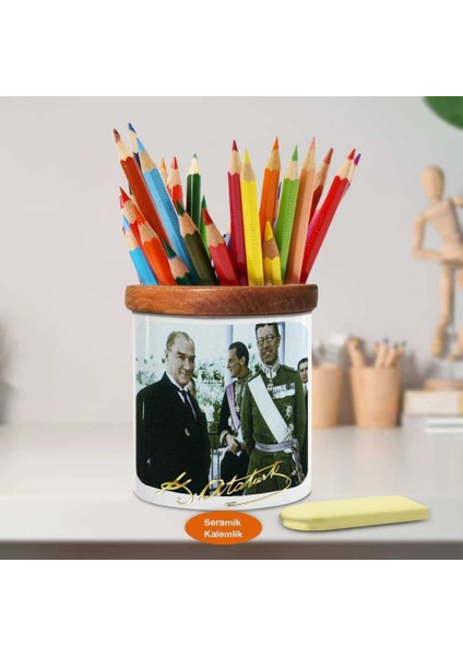 Gülümseyen Mustafa Kemal Atatürk Ahşap Seramik Kalemlik-A(45)