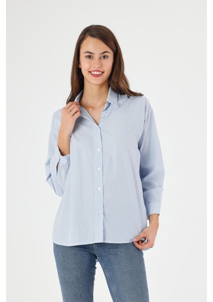 Kadın Çizgili Sırtı Düğme Detaylı Oversize/geniş Kalıp Dokuma Gömlek 5186/75 fırsatları