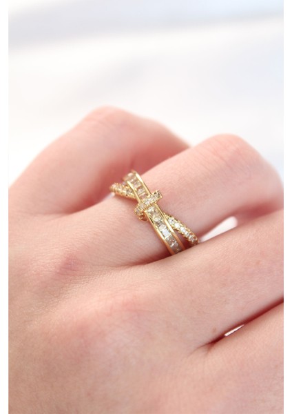 Kıvrım Model Gold Renk Zirkon Taşlı Ayarlanabilir Yüzük - Lisinya