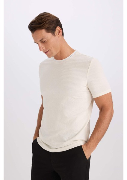 Slim Fit Dar Kesim Bisiklet Yaka Krinkıl Kısa Kollu Tişört D7225AX25SP fırsatları