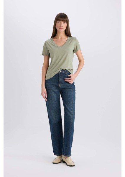 Regular Fit V Yaka Basic Düz Kısa Kollu Tişört W9204AZ25SP
