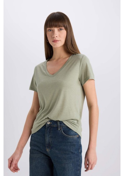 Regular Fit V Yaka Basic Düz Kısa Kollu Tişört W9204AZ25SP
