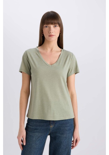 Regular Fit V Yaka Basic Düz Kısa Kollu Tişört W9204AZ25SP