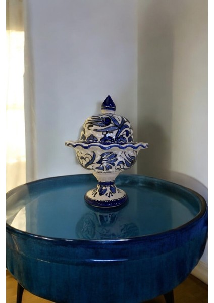 Ayaklı Çini Şekerlik