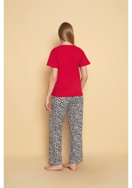 Kadın Kırmızı Renk Leopar Desenli Kısa Kollu Pijama Takımı modelleri