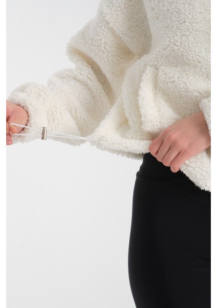 Dik Yaka Lastik Detaylı Çift Cepli Peluş Ceket fırsatları