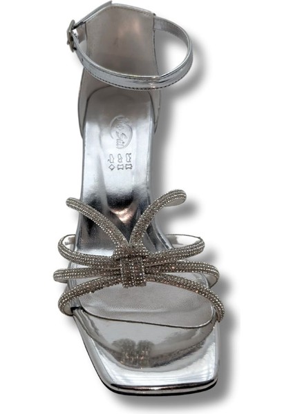 Velours Divin Kadın Taşlı Kadeh Topuk Abiye Ayakkabı - Velours Divin - Gümüş - 39 modelleri