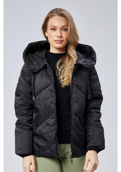 Puffer Büyük Kapşonlu Mont