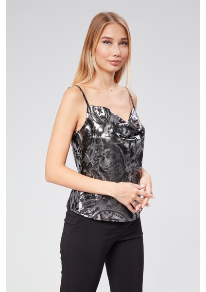 Desenli Degaje Yaka Top
