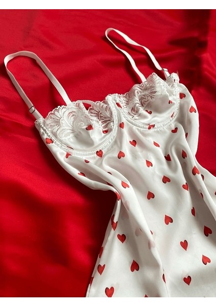 Göğüs Dantel Detaylı Kalp Baskılı Saten Gecelik fiyatları